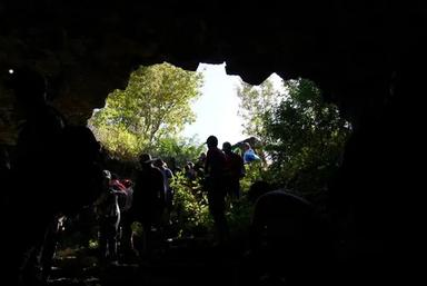Enfants Nature - Lava tunnel and cliffs adventure - Photo 1
