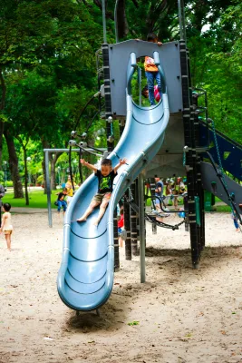 Tips for Choosing Family-Friendly Neighborhoods for Your Next Trip